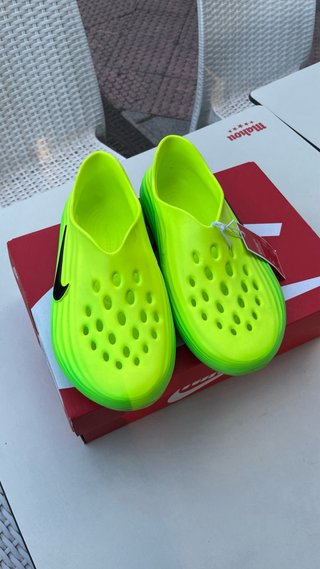 Nike Rejuven8 “Grinch” Talla 42