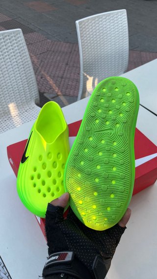 Nike Rejuven8 “Grinch” Talla 42