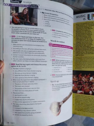 EXAM PROSPECTS 2 Student's book: libro de texto...