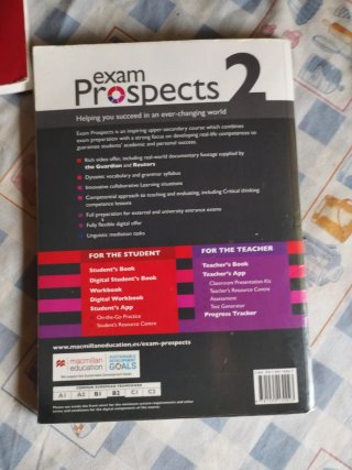 EXAM PROSPECTS 2 Student's book: libro de texto...