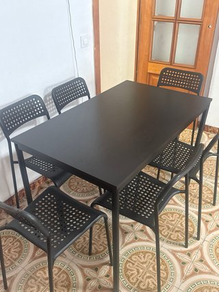 Mesa y 6 Sillas Comedor Negras + 2 adicionales