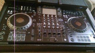 Pioneer XDJ-XZ + Walkase con ruedas y bandeja pc