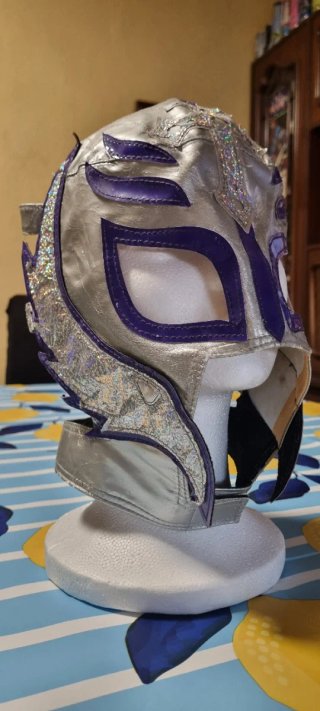 Máscara Rey Mysterio Original Plata/Morado wwe