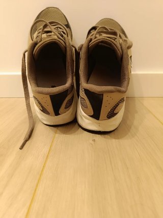 Zapatillas New Balance Arishi Beige/Negro