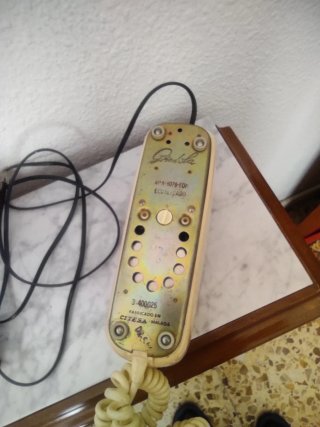 Teléfono antiguo Gondola disco beige