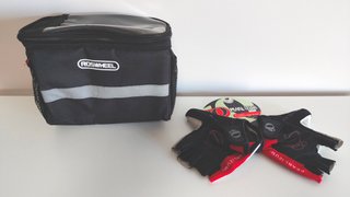 Bolsa manillar + guantes bici