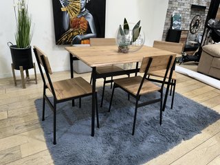 MESA CON 4 SILLAS