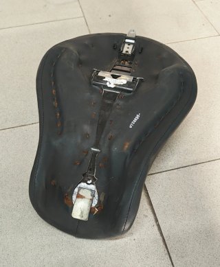 Harley Davidson 883 Iron.