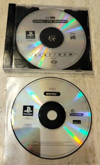 Lote 2 juegos PlayStation 1 (Mickey, Worms)
