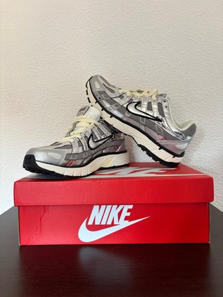 Zapatillas Nike P-6000 Plata y Blanco