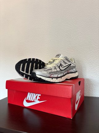 Zapatillas Nike P-6000 Plata y Blanco