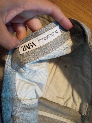 Pantalones grises