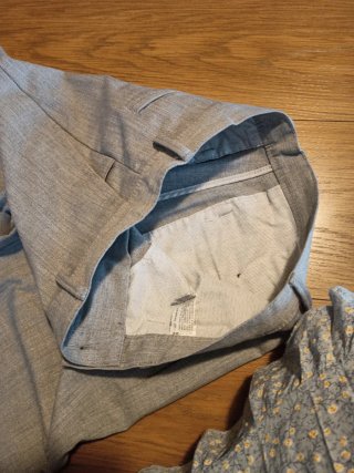 Pantalones grises