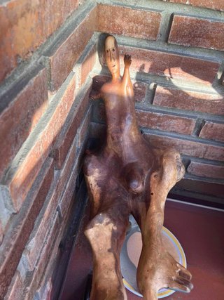 Figura de madera tallada