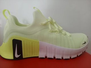 Zapatillas Nike Free Verde y Blanco