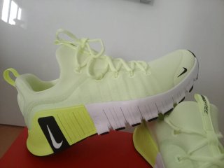 Zapatillas Nike Free Verde y Blanco