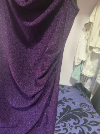 Vestido morado brillante
