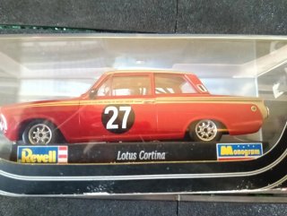 Revell Lotus Cortina Alan Mann Racing