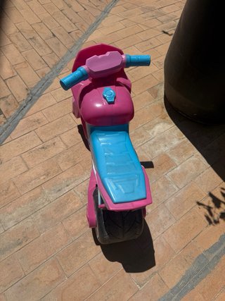 Moto infantil rosa y azul