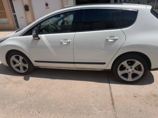 Peugeot 3008 2014