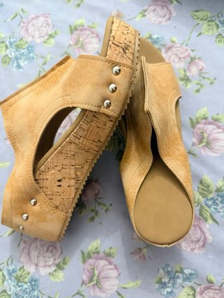 Sandalias cuña mujer beige/marrón