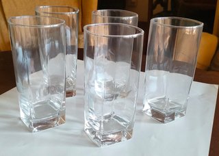 5 VASOS LARGOS DE BASE RECTANGULAR Y VIDRIO FINO