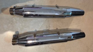 Asiento y escapes Harley Davidson Fat Boy