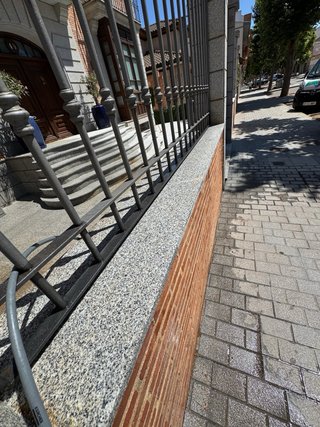 Limpieza y mantenimiento de Patios Y jardines.