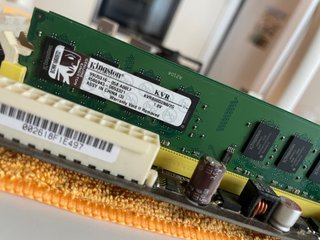 Placa Base ASUS con HDD y RAM