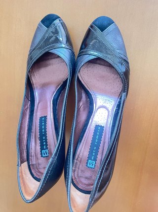 Zapatos de tacón piel gris y negro