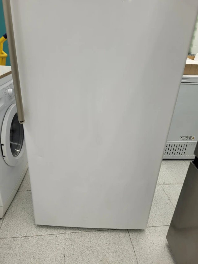 ☆Congelador vertical Bauknecht Garantía + Entrega☆