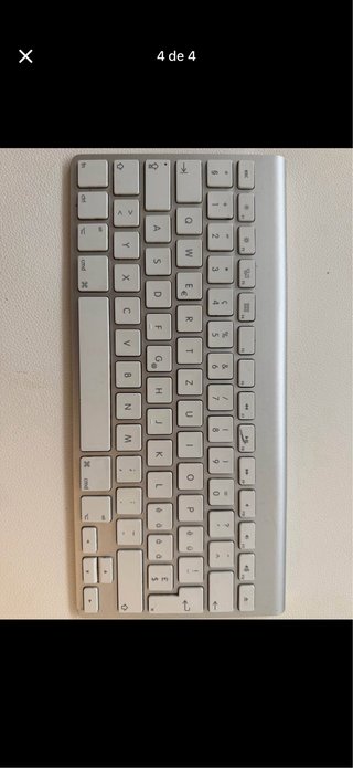 Teclado Apple Prateado e Branco