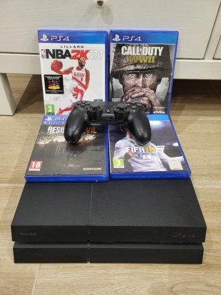 PS4 con 4 juegos y mando original