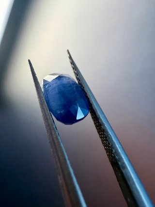Zafiro Natural 1.33 ct Azul Profundo Certificado