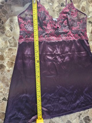 Vestido lencero encaje burdeos y rojo