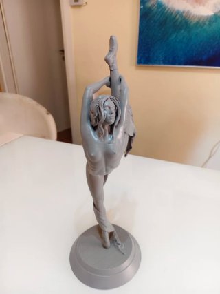 Statua ballerina in posa altezza 42cm