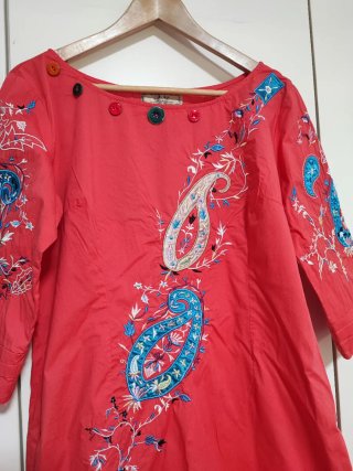Vestido de verano bordado