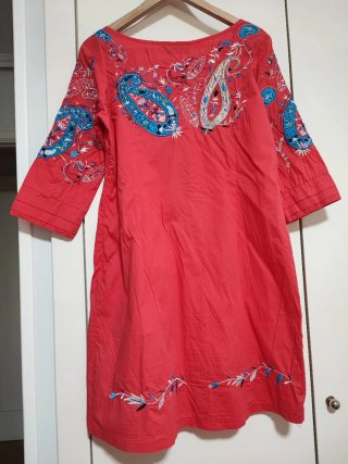 Vestido de verano bordado