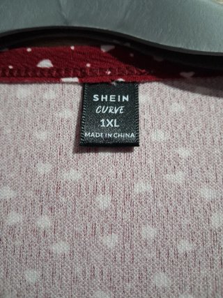 Chaqueta Estampada Corazones Roja y Blanca