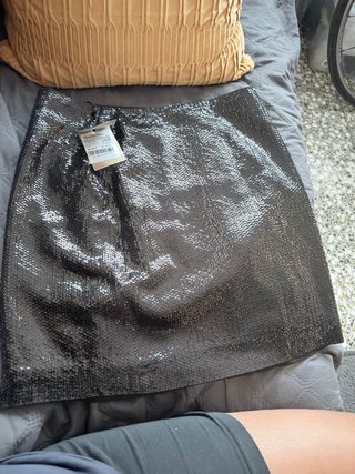 Falda Massimo Dutti lentejuelas negra y dorada