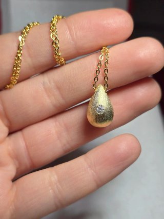 Collana oro goccia con moissanite 0,10k