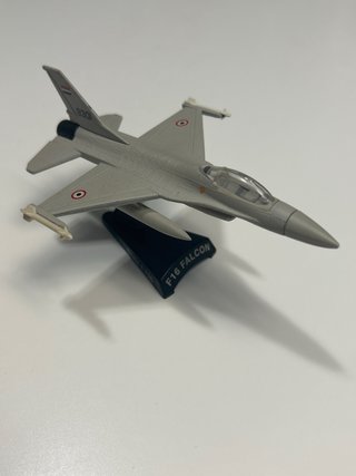 Maqueta Avión F-16 Falcon