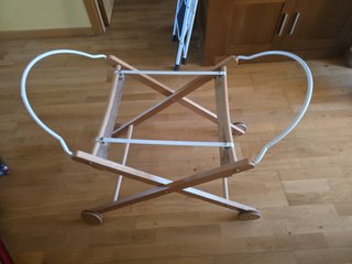 Cuna de bebé madera y mimbre