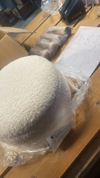 Poggiapiedi con spazio di archiviazione