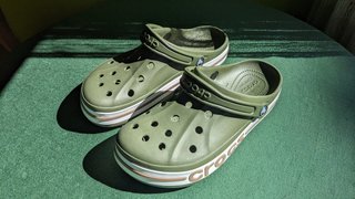 Crocs verdes sin estrenar Talla 42