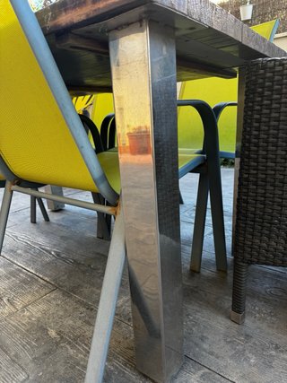 Mesa de exterior madera y metal