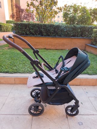 Maxi-Cosi Leona 2 Silla de Paseo + Capazo Sense