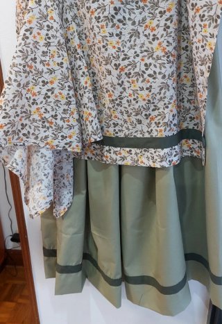 Traje de casera verde estampado floral