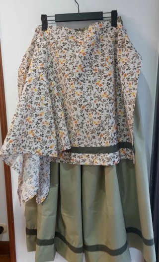Traje de casera verde estampado floral