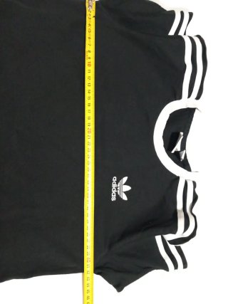 T-shirt Adidas nera taglia 40